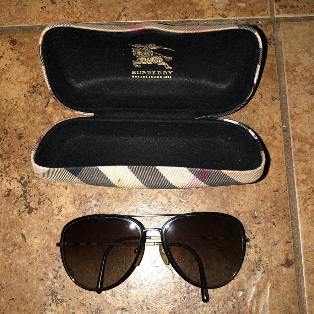Burberry Aviator sunglasses
